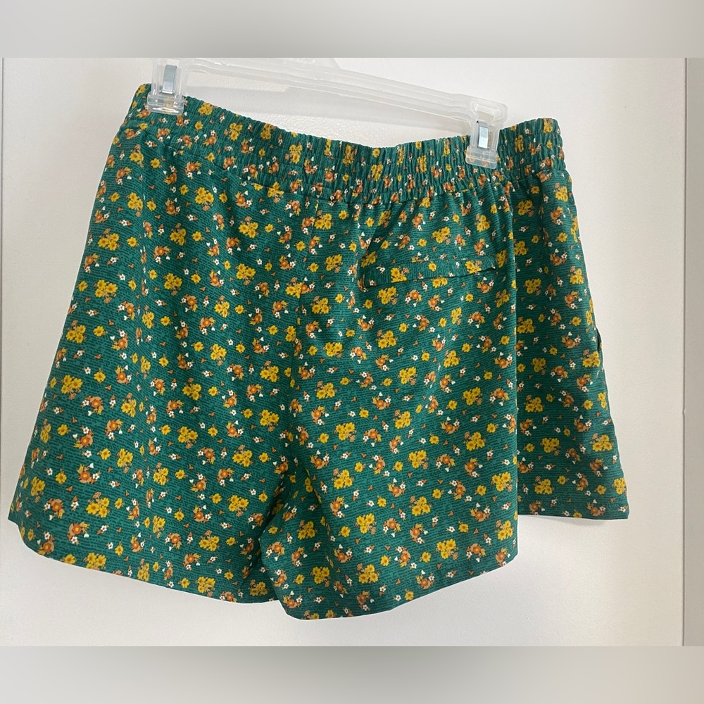 Toad & Co Pull On Shorts Green Floral Large